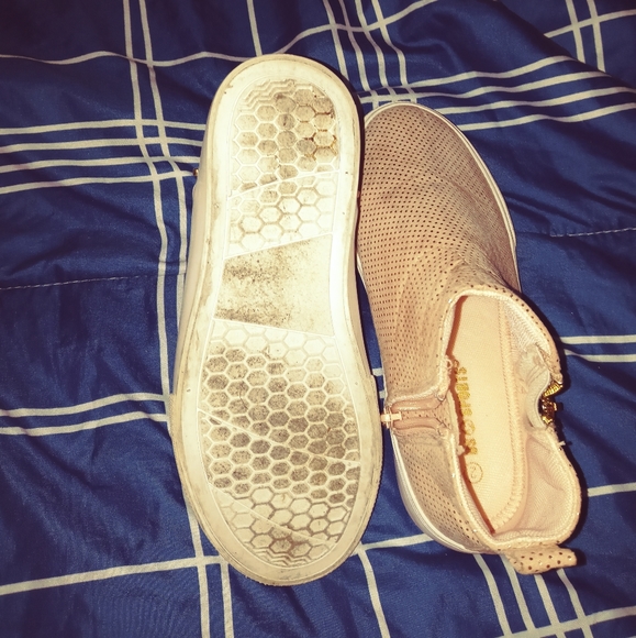 Kids mid ankle bootie size 2 - Picture 2 of 4